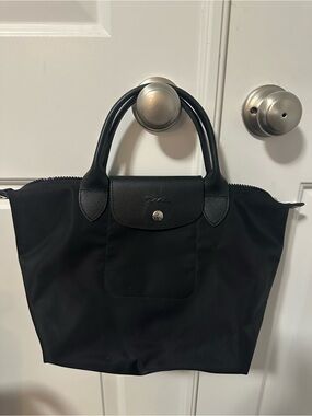 Longchamp Le Pliage Medium Top-Handle Tote in Black (Crossbody)